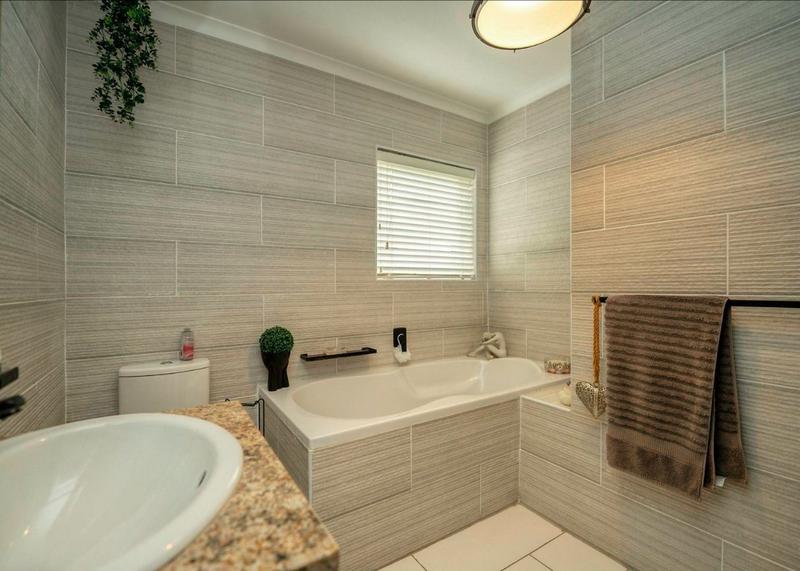 5 Bedroom Property for Sale in Fish Hoek Western Cape